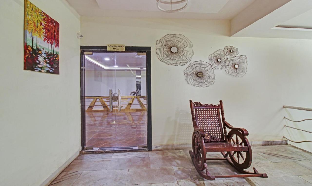 Treebo The Boss Hotel Raipur  Luaran gambar